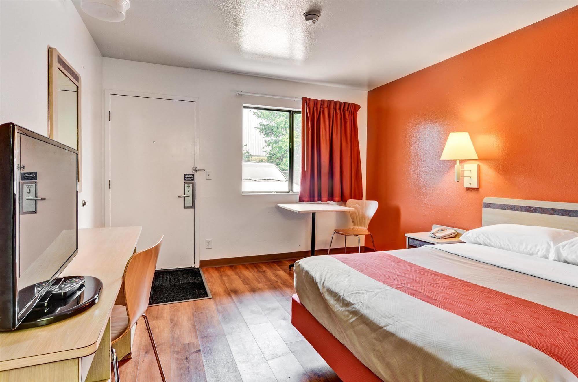 Hotel 6-pittsburgh, Pa - Crafton 2*