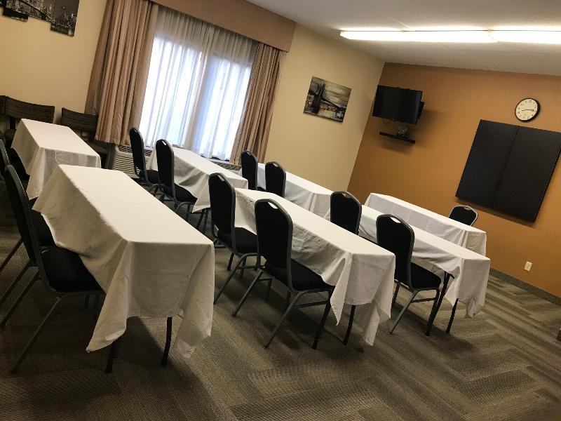 Hampton Greentree Hotel 3*