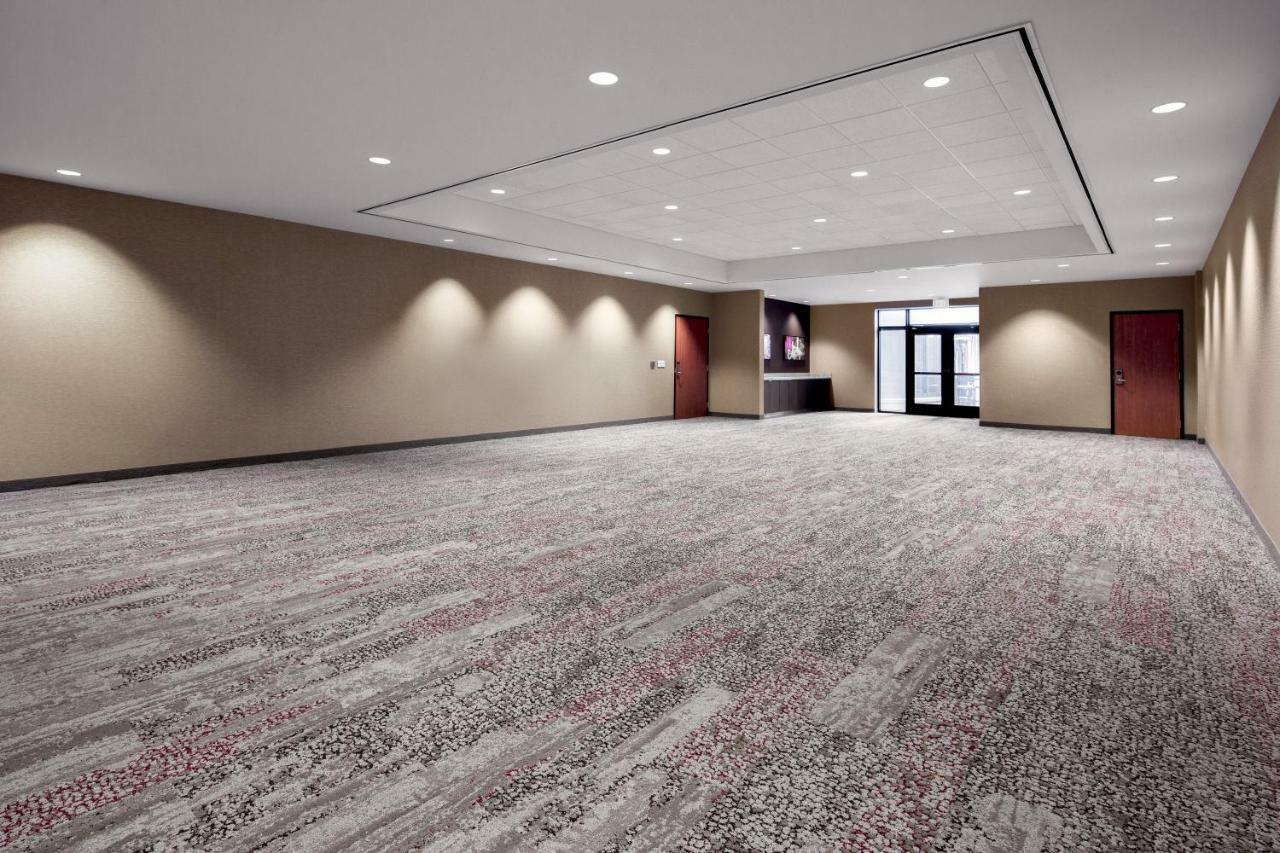 Courtyard Shadyside Hotel 3*