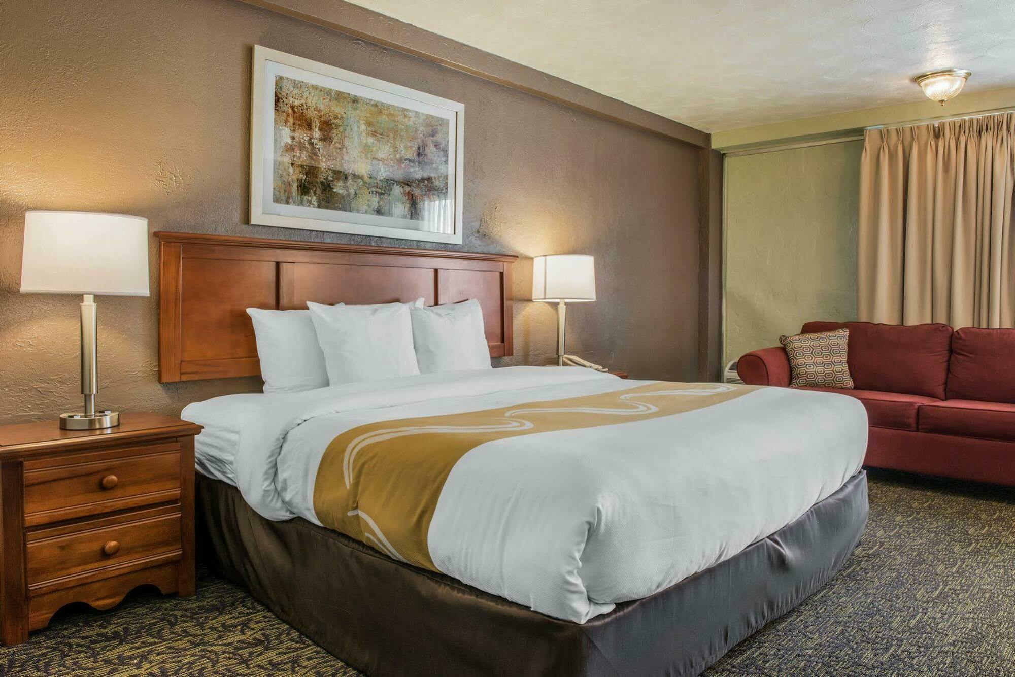 Quality Center Hotel 3*