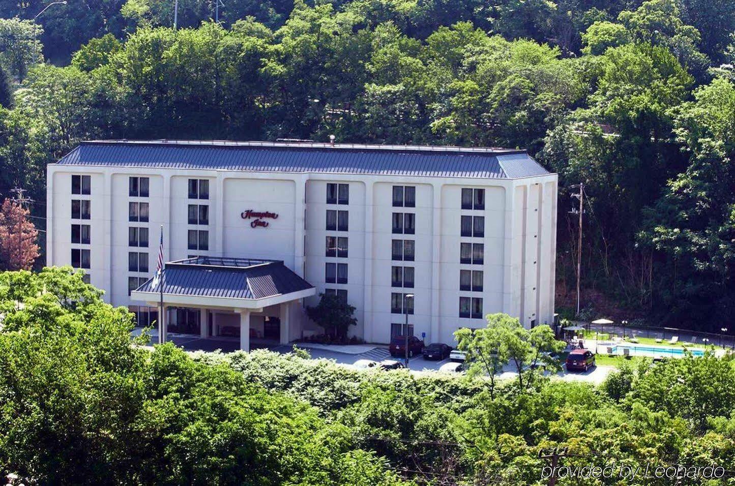 Hampton Greentree Hotel 3*