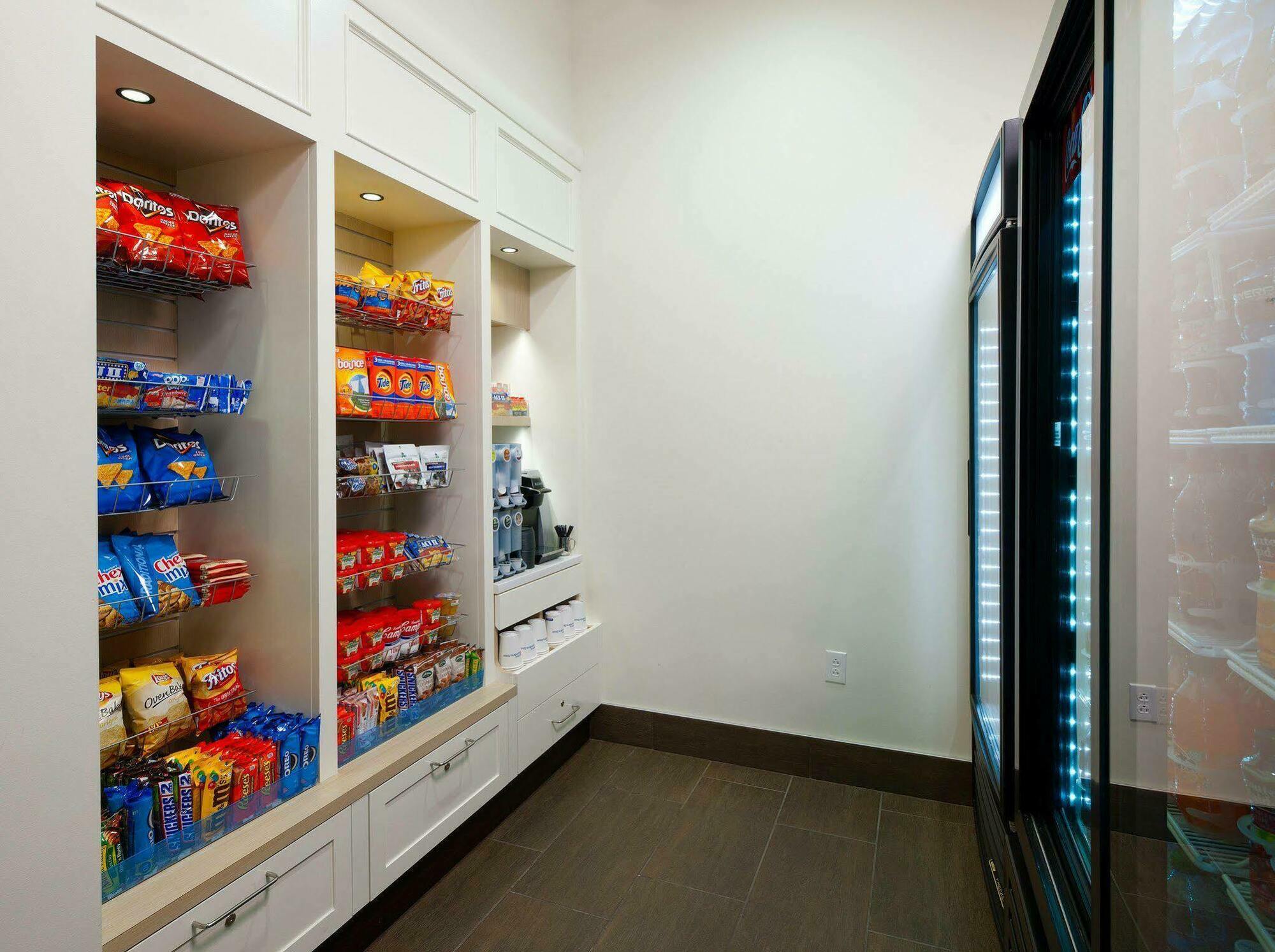 Hilton Garden Downtown 3*