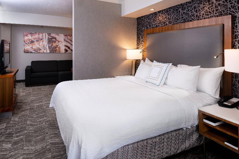 Hotel Express & North Shore By Ihg 4*