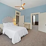 Historical 3 Bedroom Home In The Heart Of The City