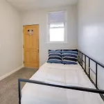 Convenient Pittsburgh Apartment 5 Mi To Downtown!