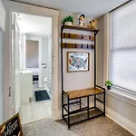 Convenient Pittsburgh Apartment 5 Mi To Downtown!