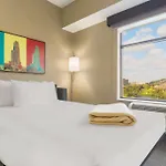 Hampton Inn & Suites Pittsburgh Downtown