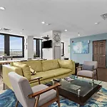 Sleek 2Br Downtown Retreat With Gym
