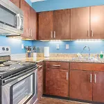 Luxury High Rise 1Bd River Views Downtown Pittsburgh