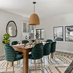 Contemporary Loft 5-Min To Downtown
