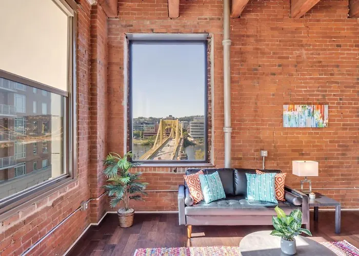 Frontdesk Aria Cultural District Lofts Downtown Pittsburgh