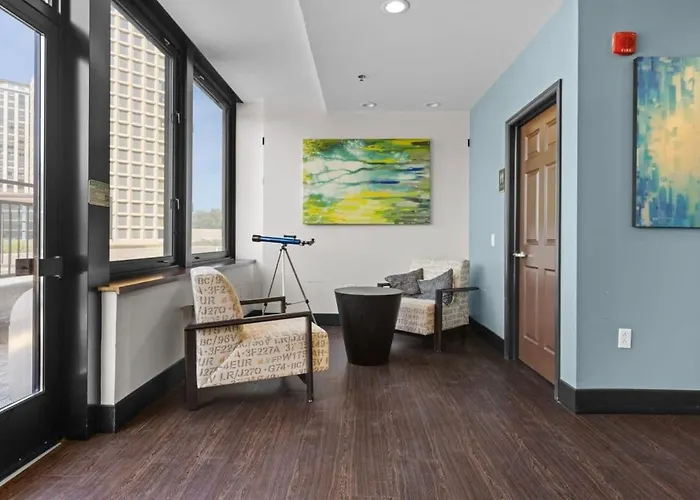 Sleek 2Br Downtown Retreat With Gym