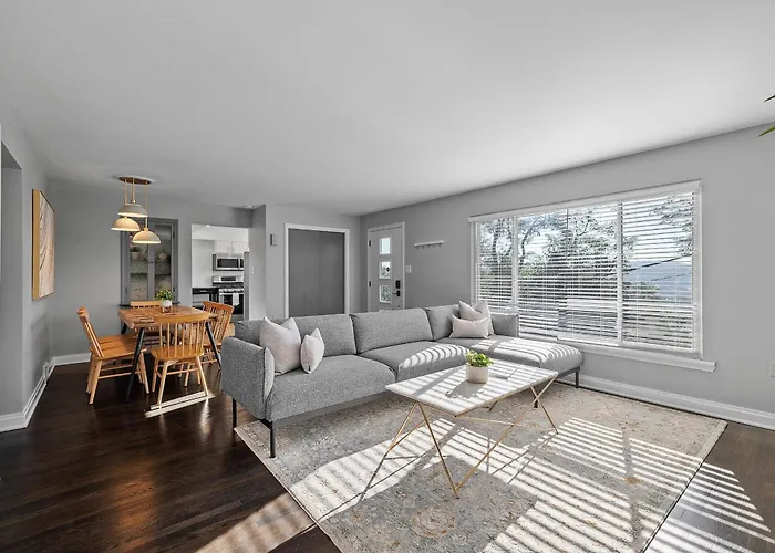 Stylish And Bright 3Bd Home, Amazing Deck, Game Room, Free Parking