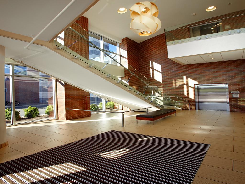 Springhill By Marriott Bakery Square 3*