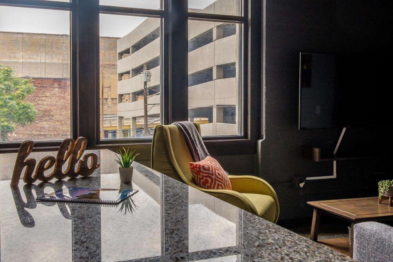 Apartamento Frontdesk 1627 Penn Ave Apts Strip District Pittsburgh *