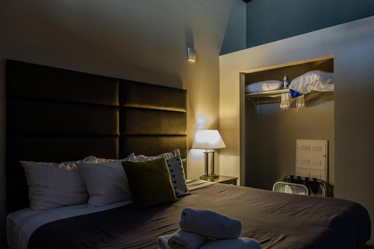 Apartamento Frontdesk 1627 Penn Ave Apts Strip District Pittsburgh *