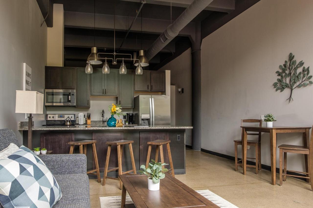 Apartamento Frontdesk 1627 Penn Ave Apts Strip District Pittsburgh *