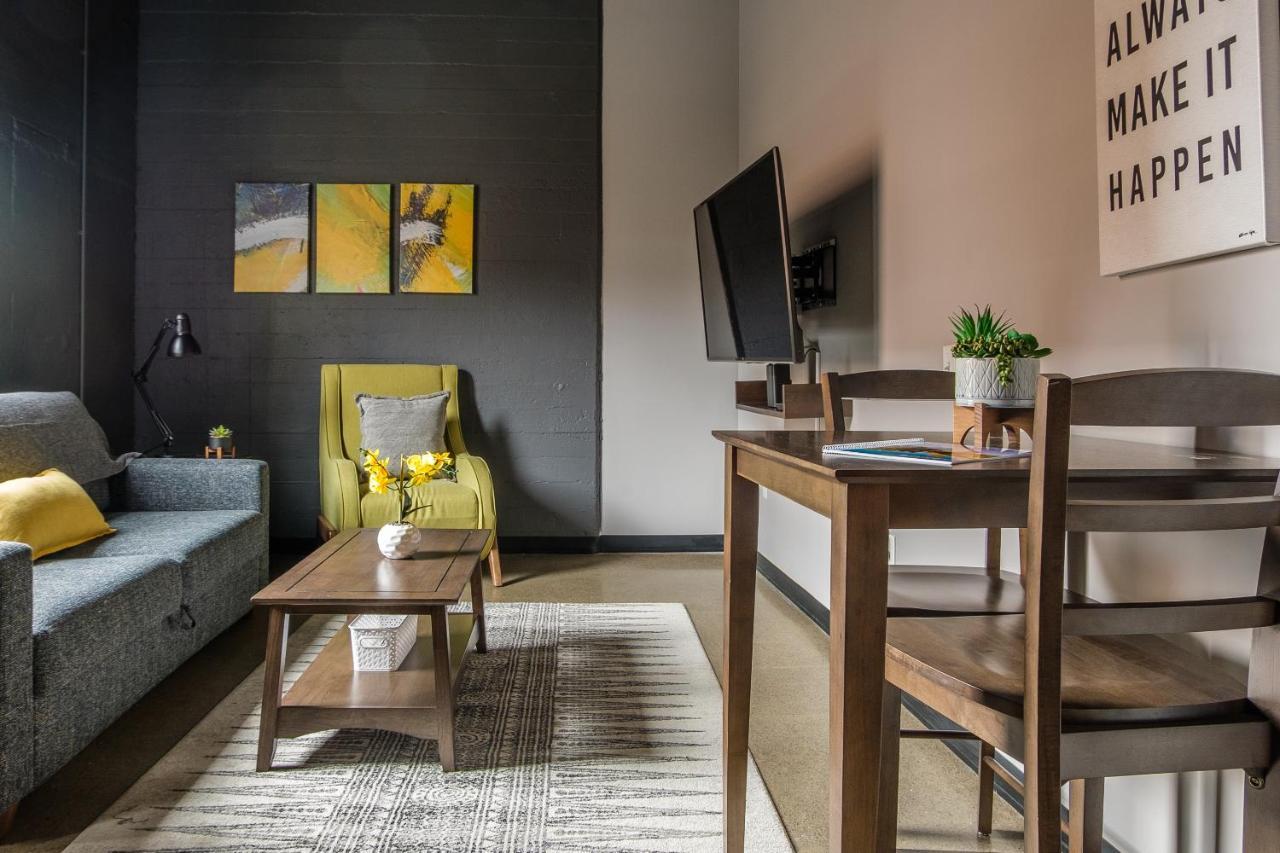 Apartamento Frontdesk 1627 Penn Ave Apts Strip District Pittsburgh *