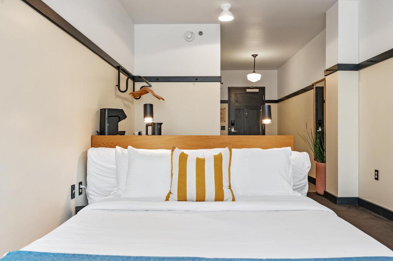 The Maverick By Kasa Hotel