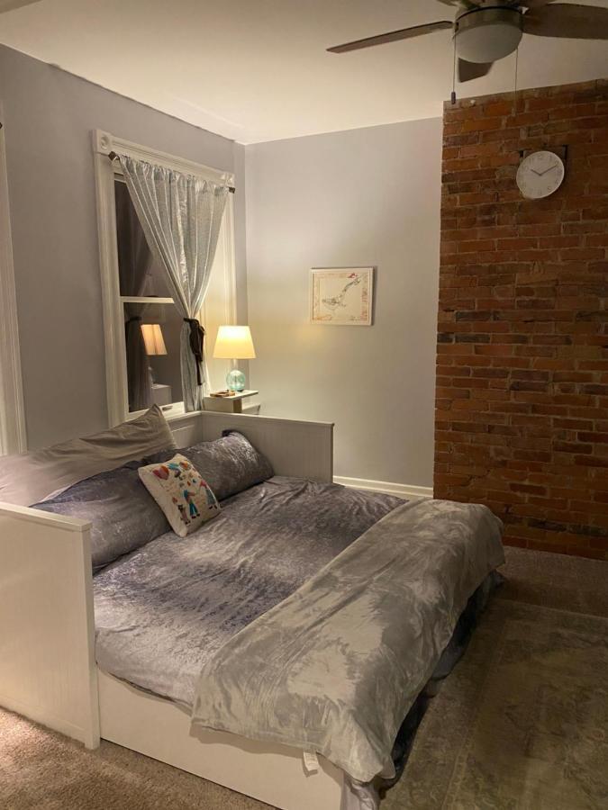 Northside Victorian Bed & Bagels Bed & Breakfast Pittsburgh