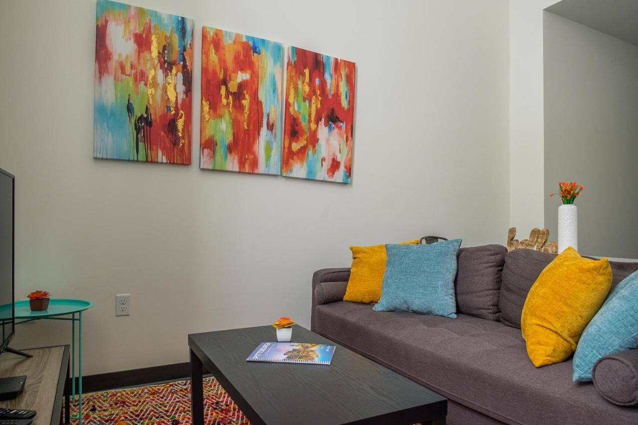 In Pittsburgh's Cultural District By Frontdesk * Pittsburgh