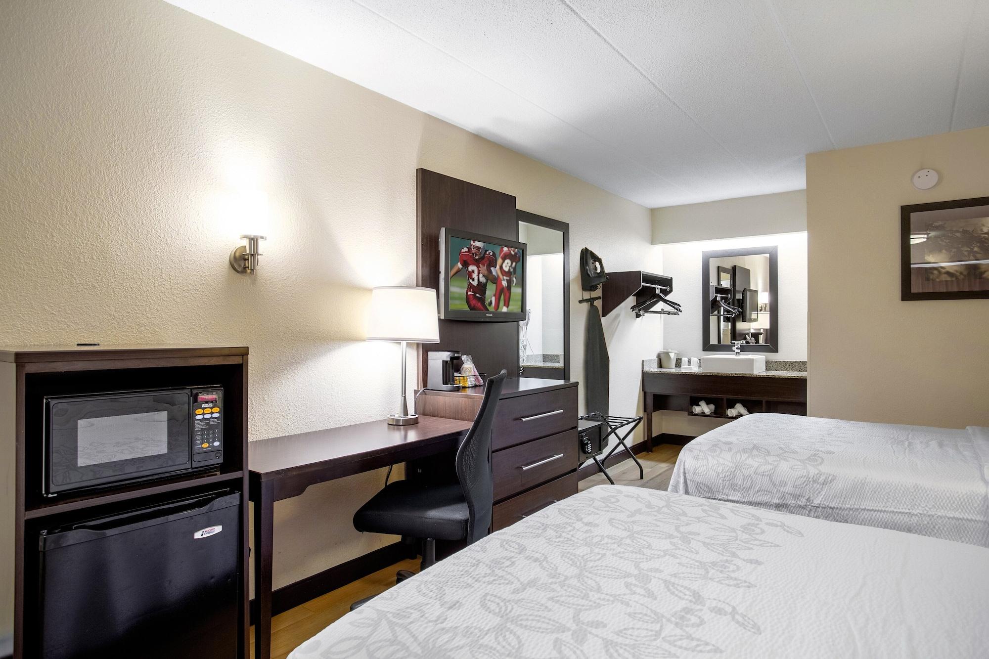 Red Roof Plus+ South - Airport 3* Pittsburgh