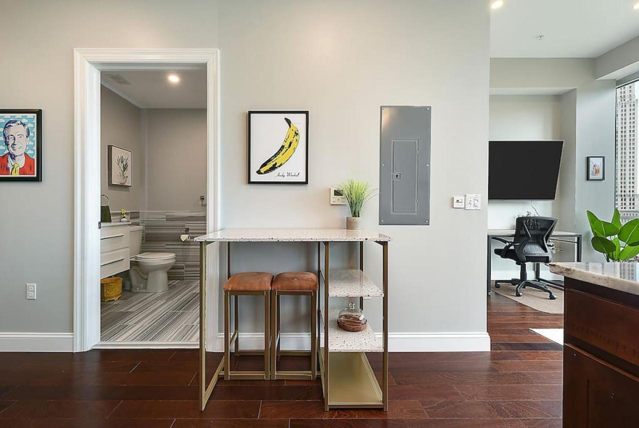 Hostwise - Free Parking Downtown - Skyline Views Apartamento