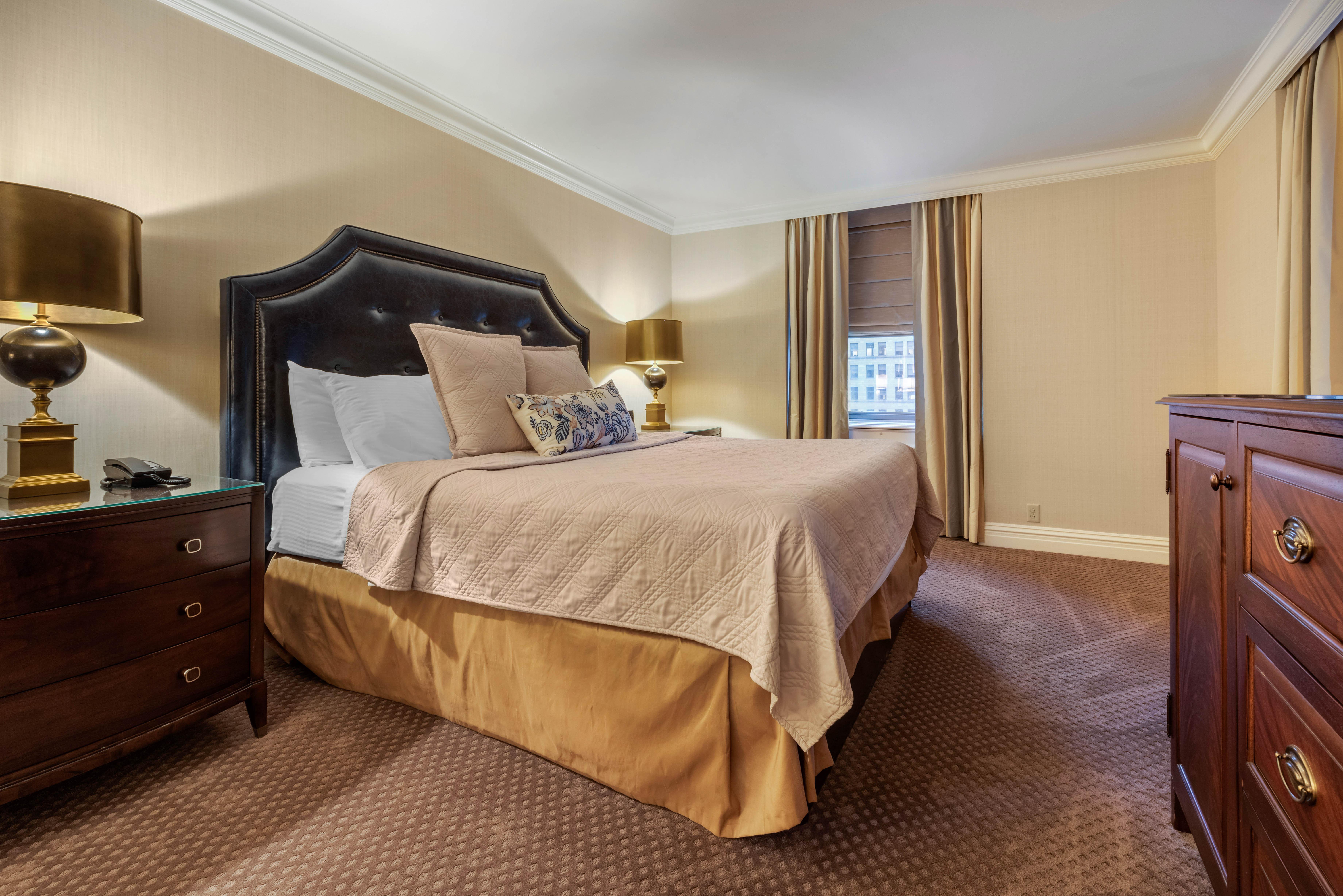 Omni William Penn Hotel 4*