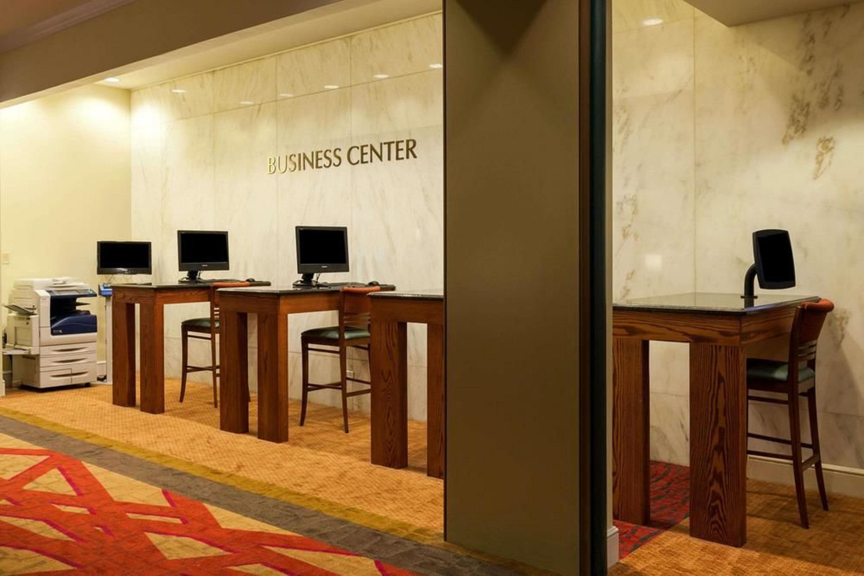 Wyndham Grand Hotel 4*