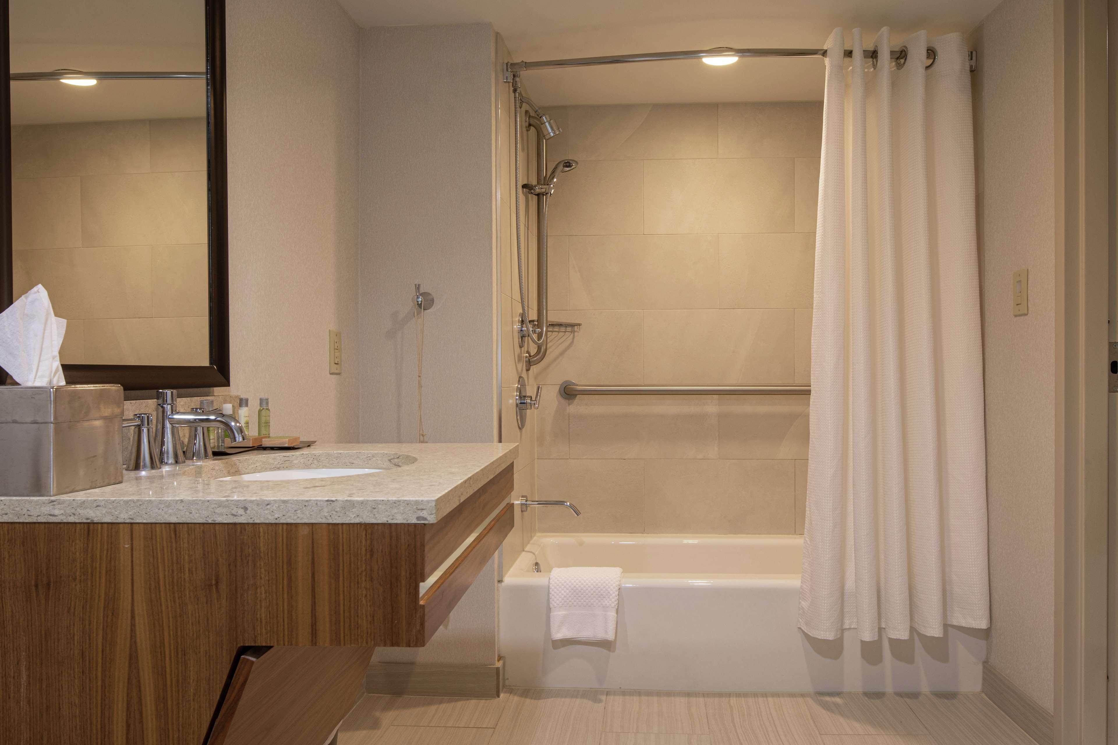 Doubletree By Hilton Pittsburgh-green Tree 4*