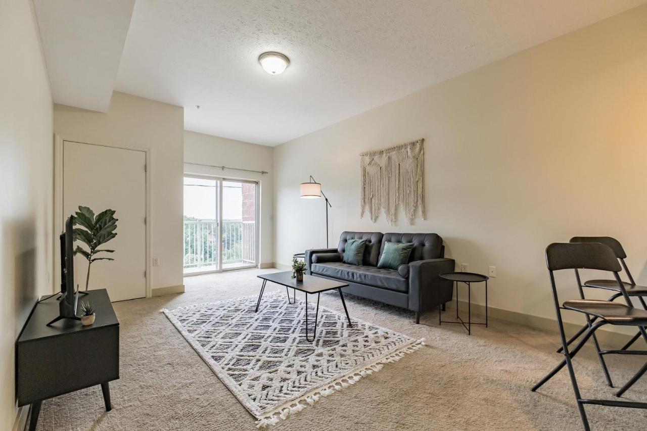 Frontdesk Portal Place Apts Oakland Apartment *