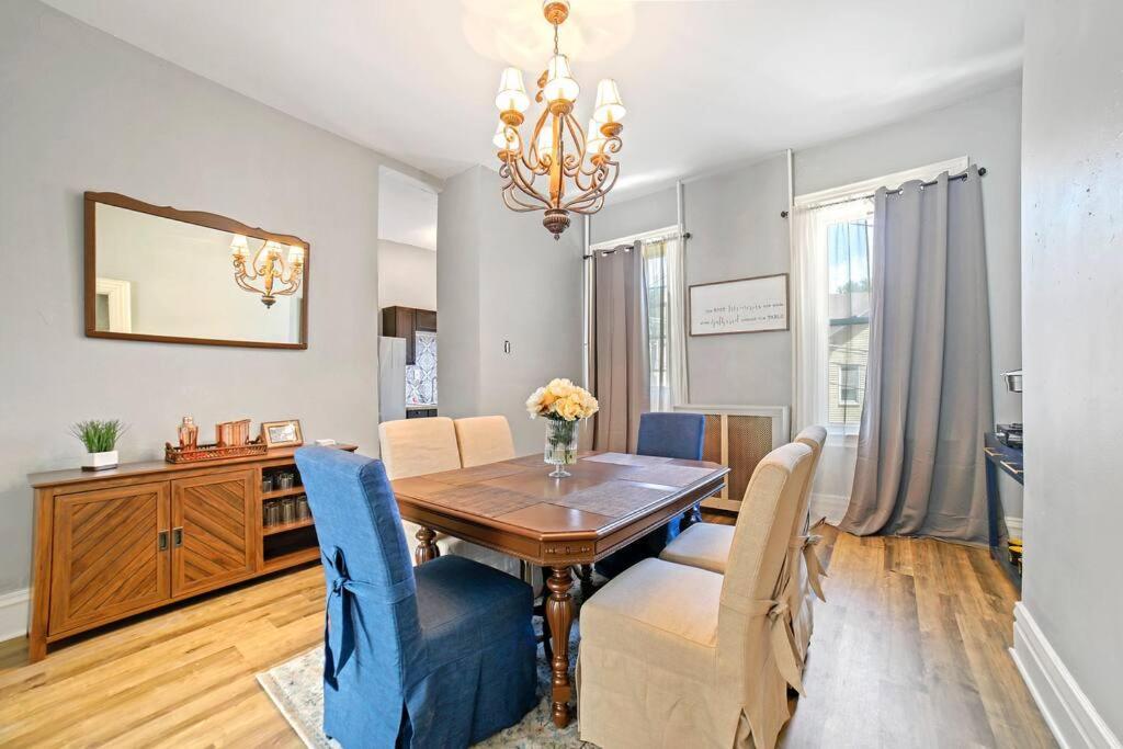 Holiday home Historical 3 Bedroom In The Heart Of The Pittsburgh