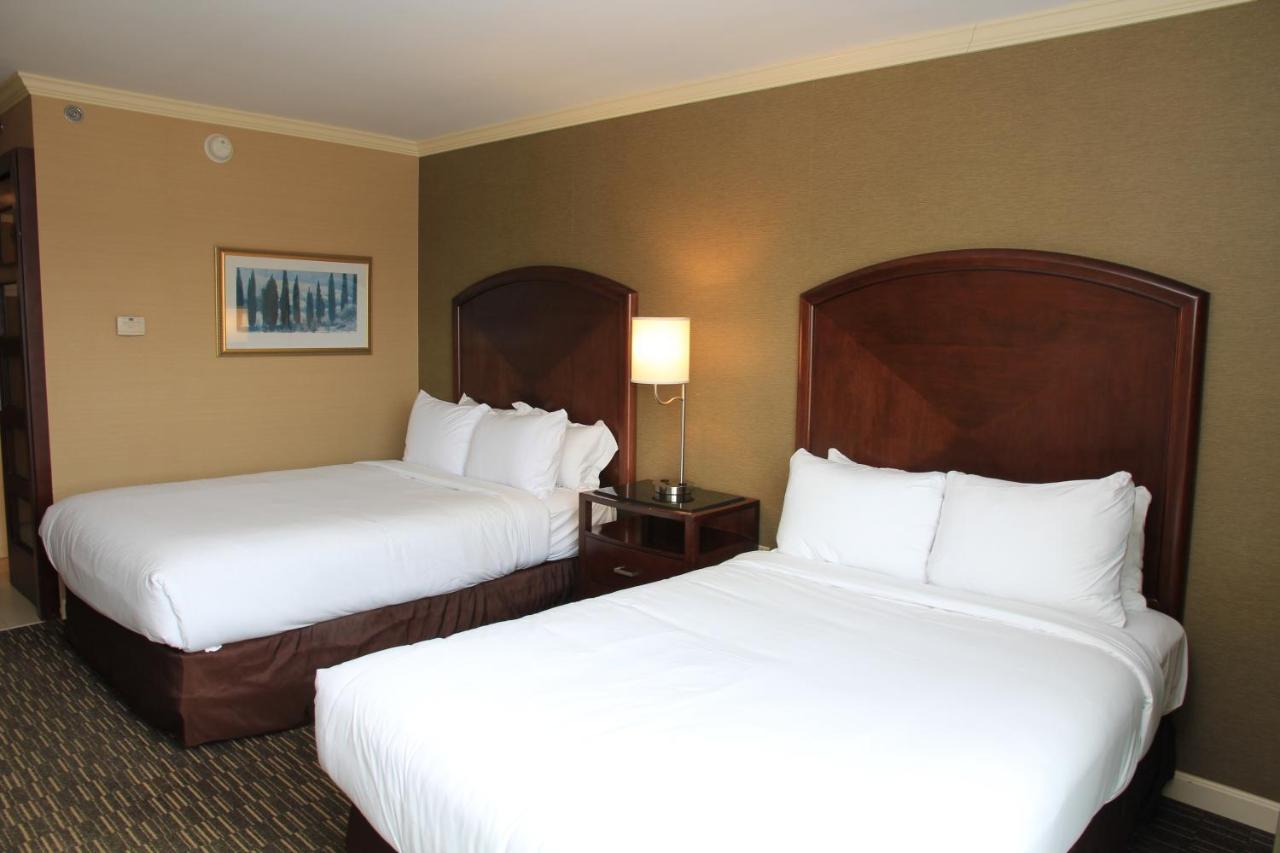 Wyndham Grand Hotel