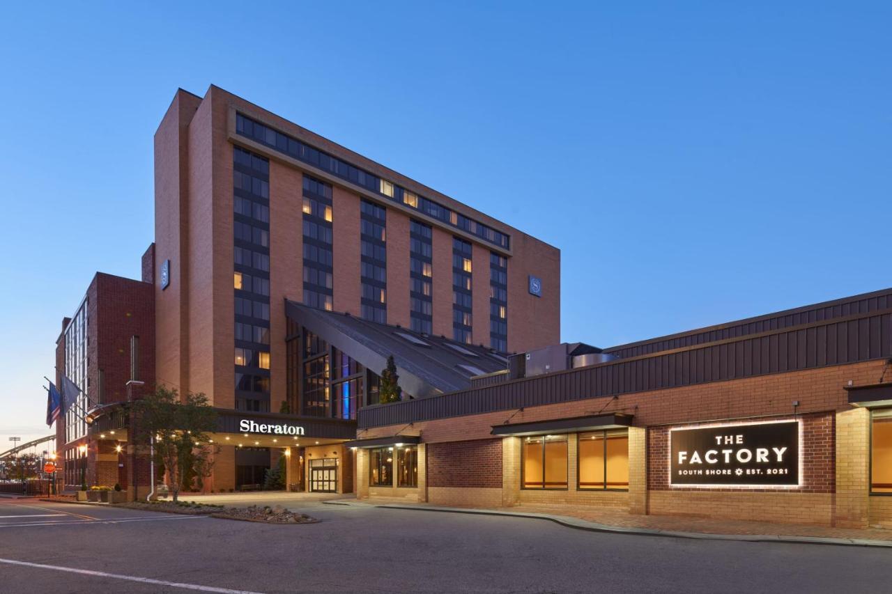 Sheraton At Station Square Hotel 3*