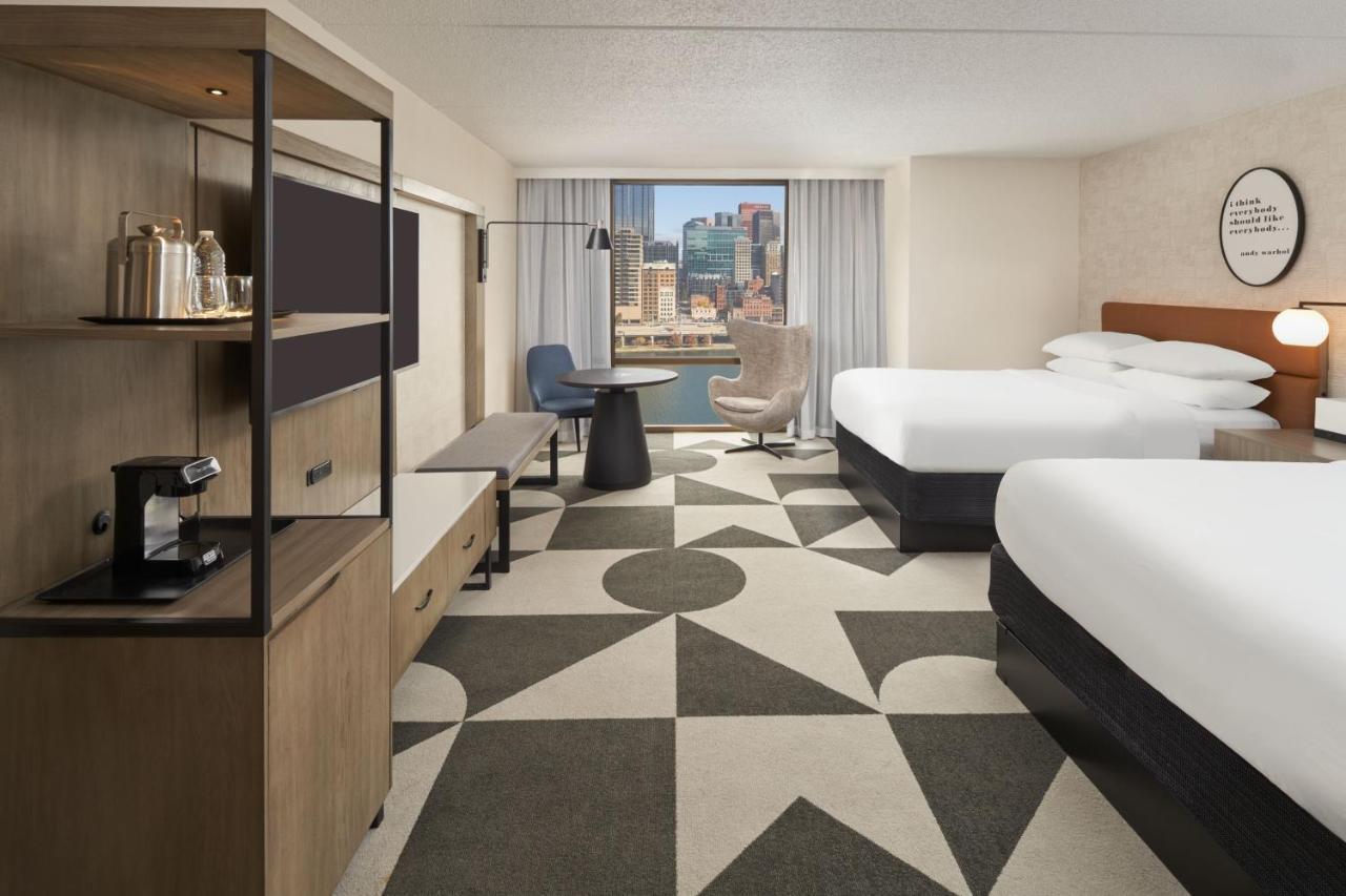 Hotel Sheraton At Station Square 3*