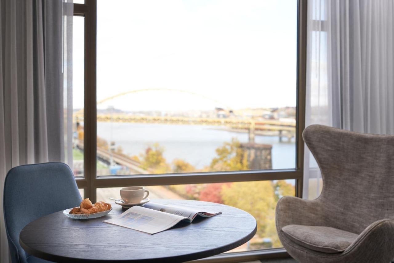 Sheraton At Station Square Hotel 3*
