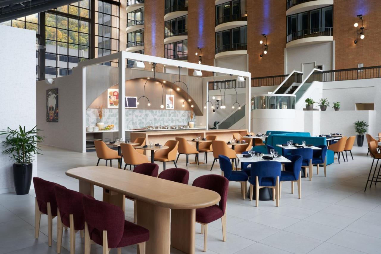 Hotel Sheraton At Station Square 3*