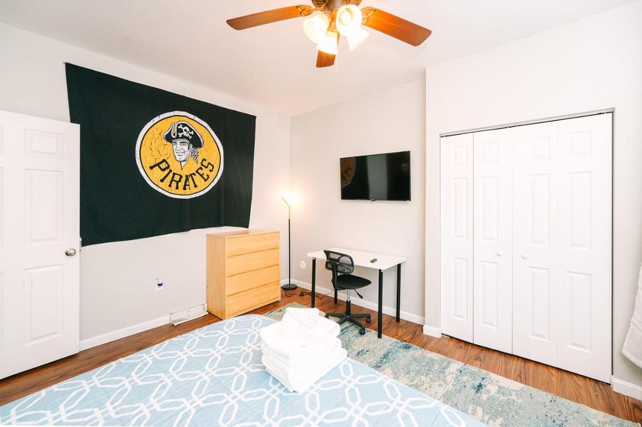 Pittsburgh's Sports Suite- Free Driveway Parking
