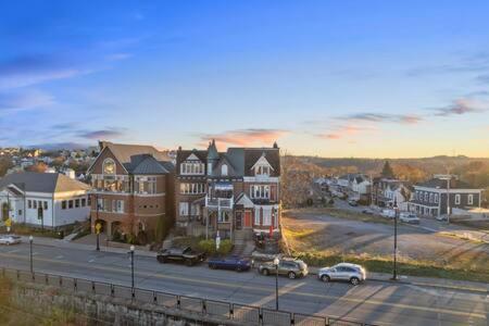 Charming Studio-panoramic View-your Sanctuary Pittsburgh