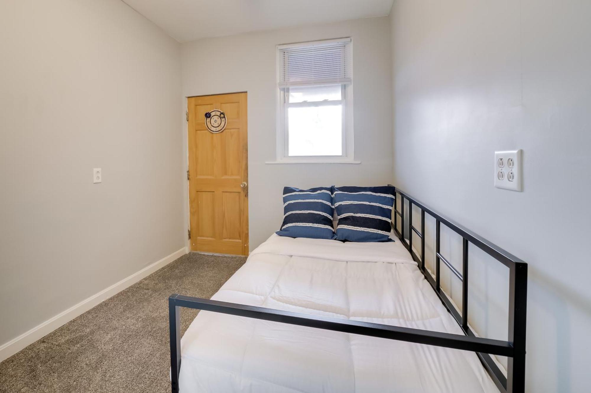Convenient 5 Mi To Downtown! Apartment *