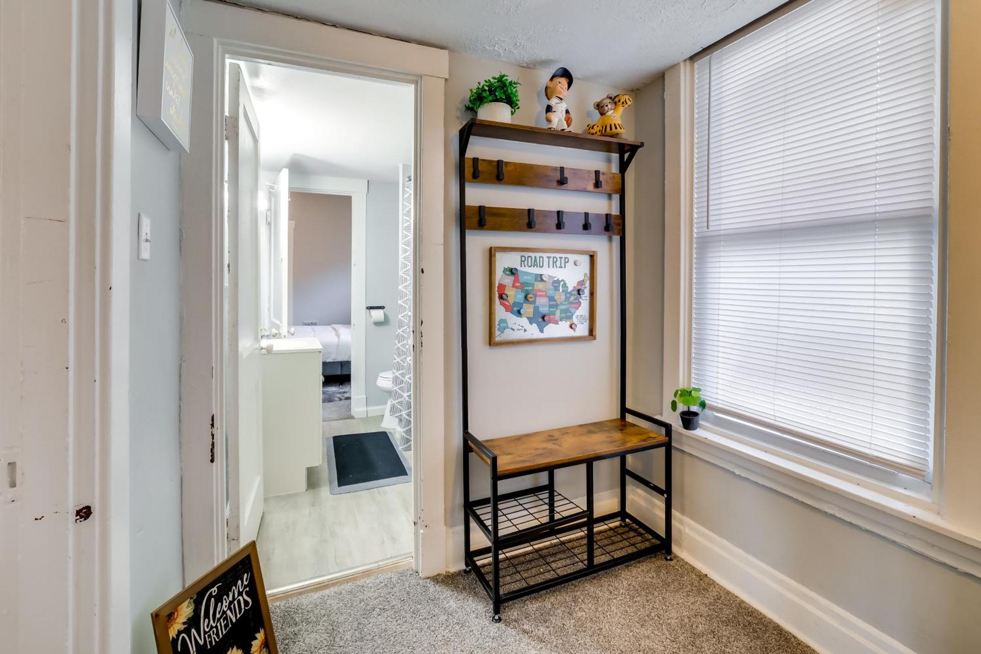 Convenient 5 Mi To Downtown! Apartment *