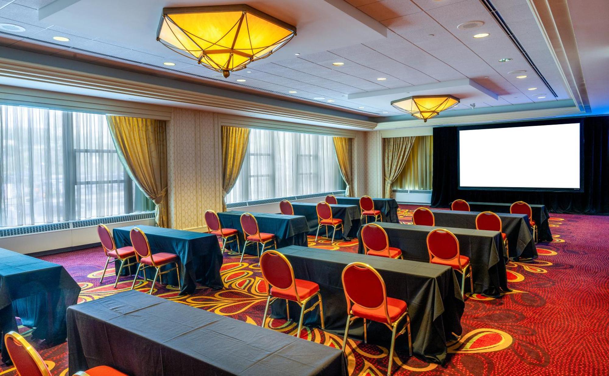 Hotel Marriott Center 4*
