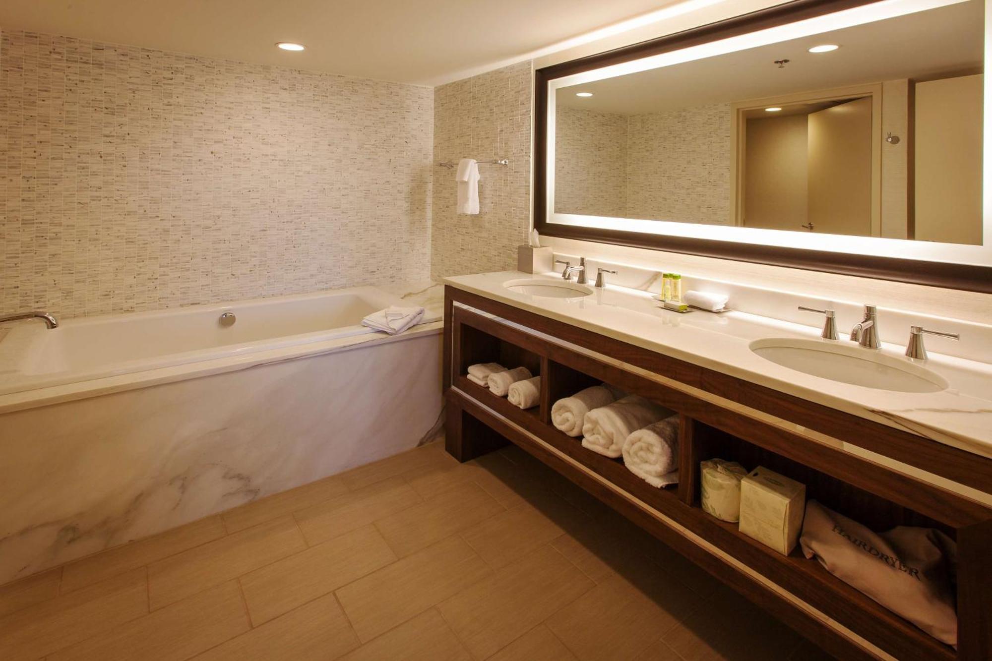 Doubletree By Hilton Pittsburgh-green Tree Pittsburgh