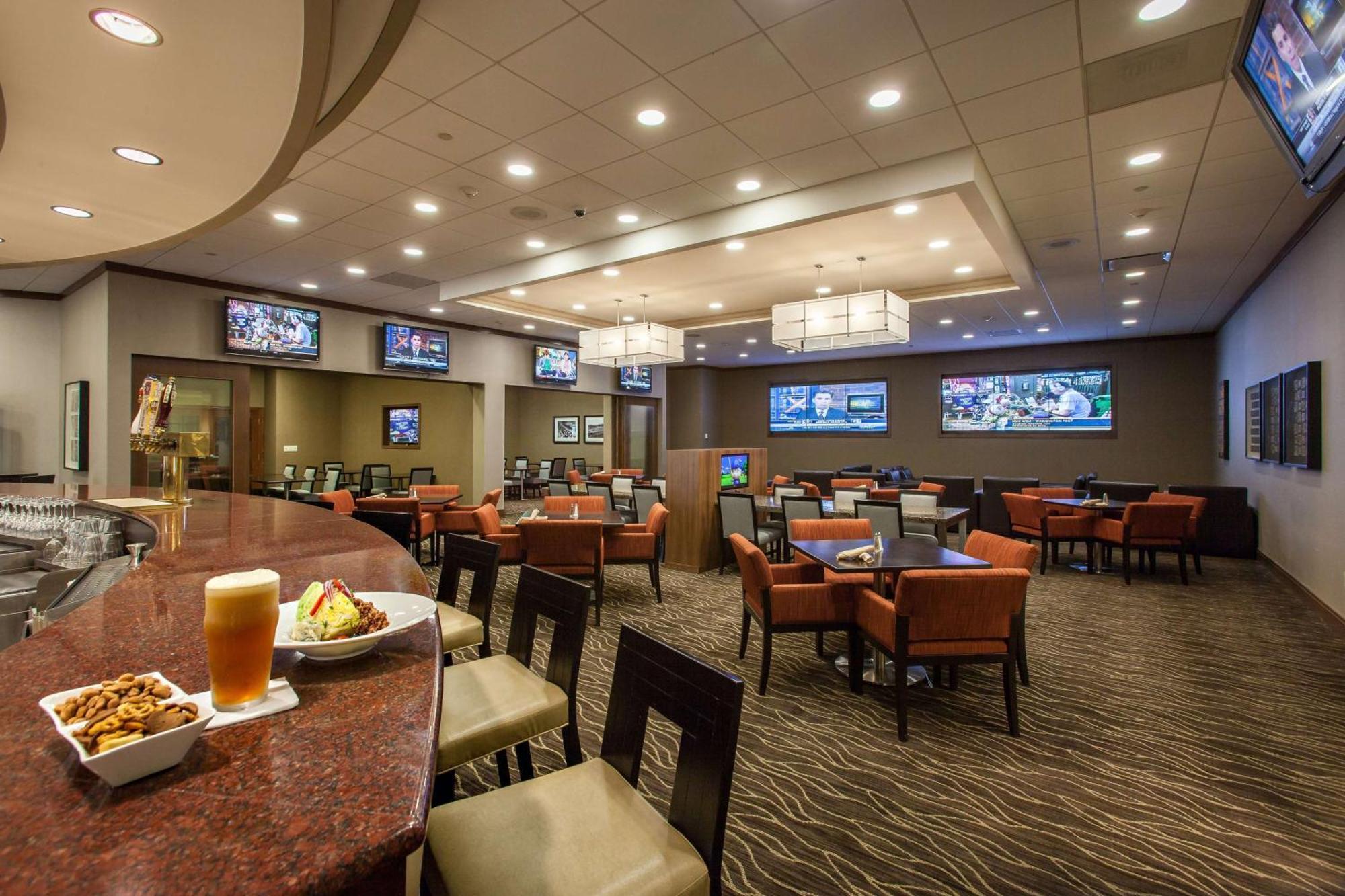 Hotel Doubletree By Hilton Pittsburgh-green Tree