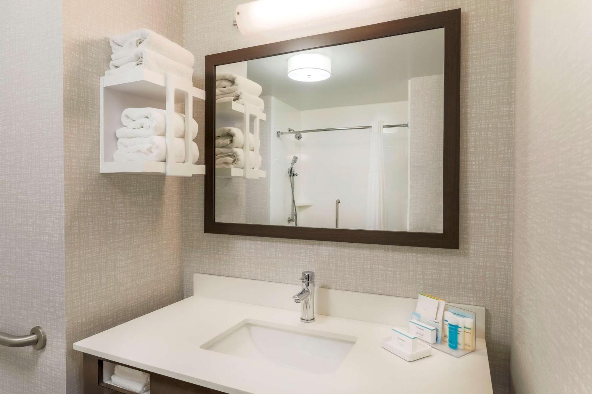 Hampton & Downtown Hotel Pittsburgh