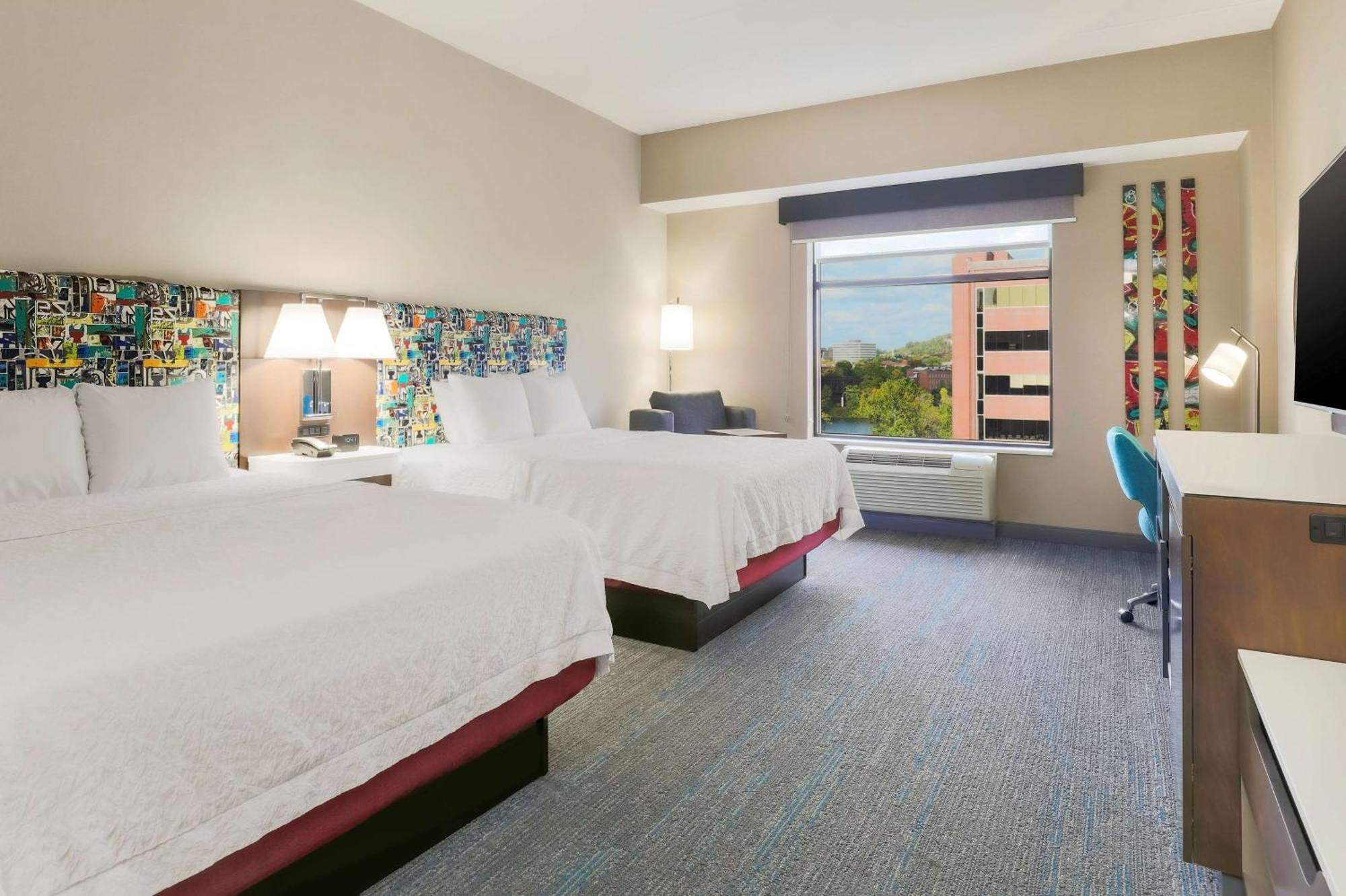 Hampton & Downtown Hotel 3*
