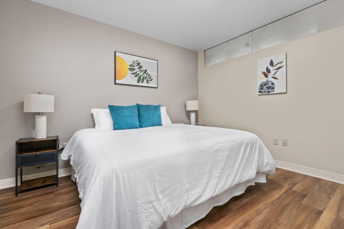 Sleek 2br Downtown Retreat With Gym