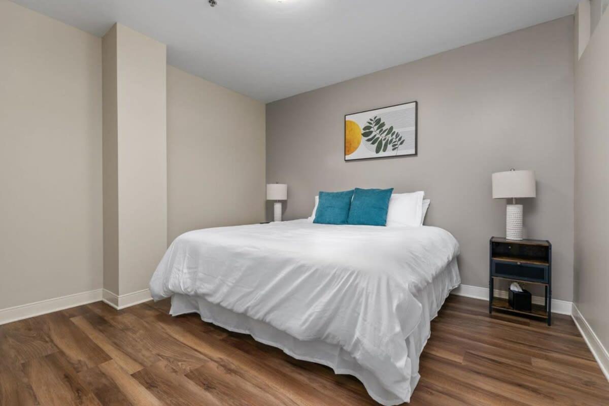 Sleek 2br Downtown Retreat With Gym Pittsburgh