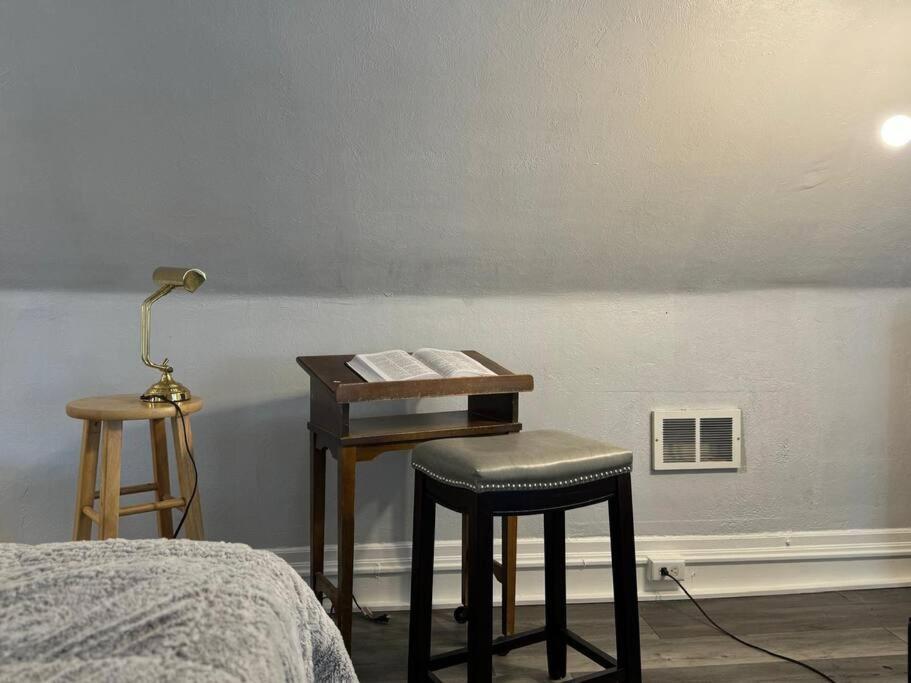 Tranquil Home, Master Suite, Zen Room, Pittsburg, Canton Avenue, Banksville * Pittsburgh