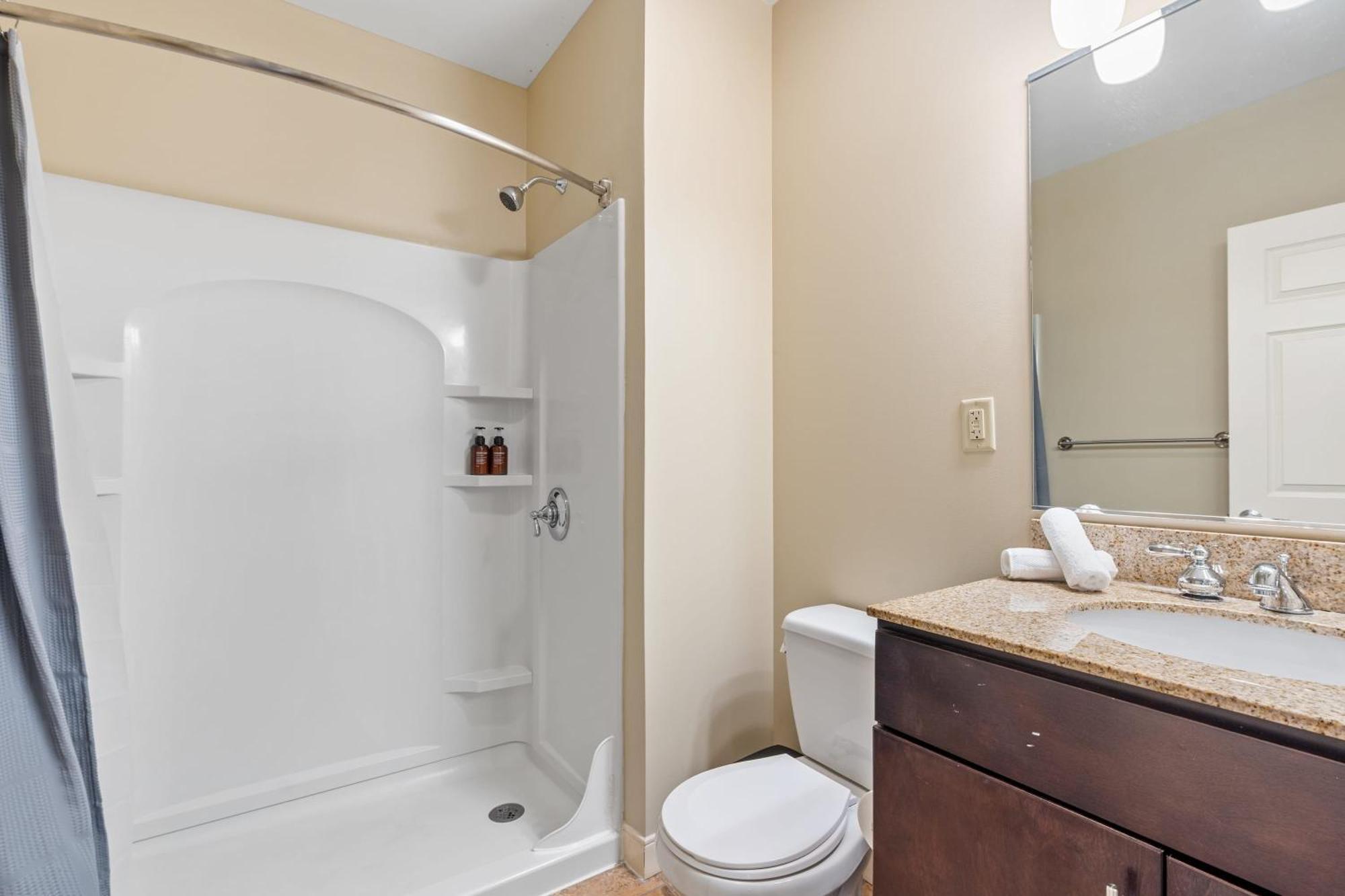 Luxury High Rise 1bd River Views Downtown Apartment Pittsburgh